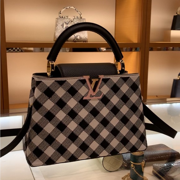 New! Louis Vuitton Capucines BB Handbag - Picture 1 of 8